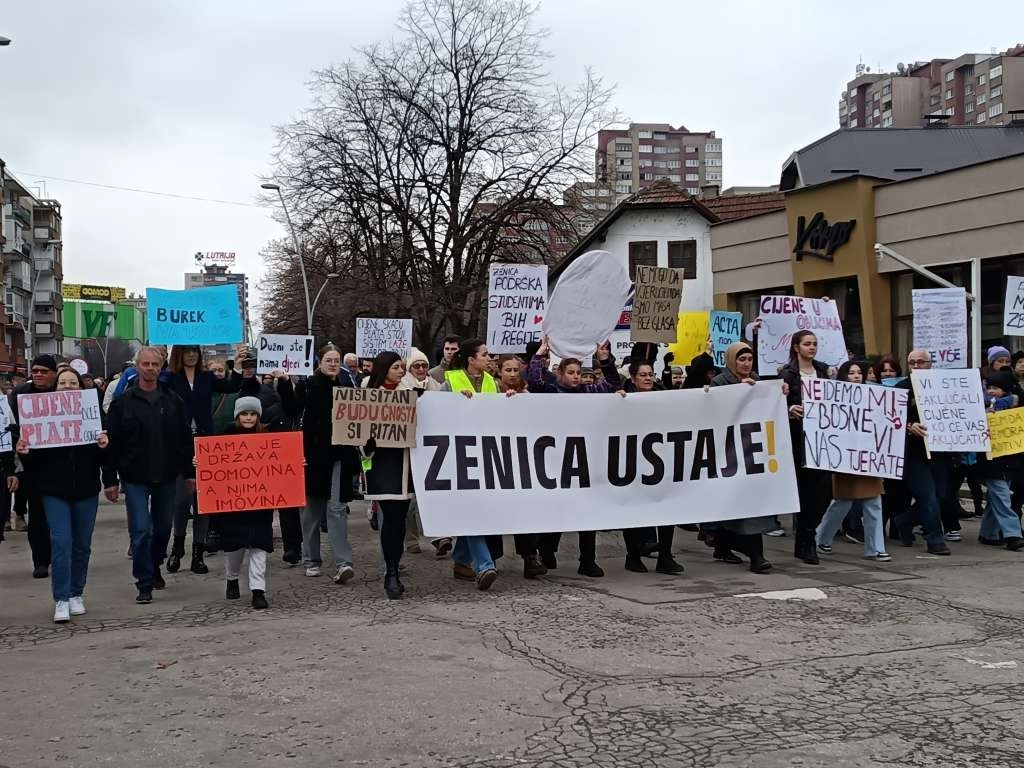 Prosvjed građana u Zenici: Poskupljenja, ubojstva, plaće političara, Jablanica...